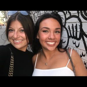 Meet your Posher, Lauren